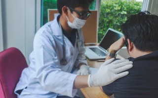 尿多是什么原因男性，老是跑厕所可能跟前列腺有关