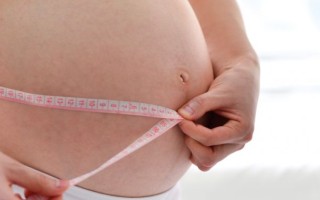 怀孕了为什么会恶心难受想吐？激素作用与女性️身体适应【怀孕了为什么会吐】