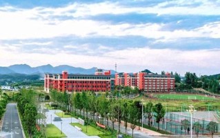 2024年湖南医药学院录取分数线，河北最低516分