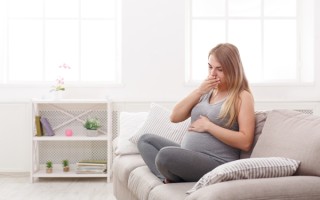 怀孕几天有呕吐恶心症状？天数对应与女性️自我记录【怀孕多久会想呕吐】