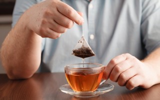 泡红茶最合适的温度是多少？掌握这些泡出好茶香！