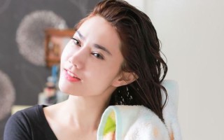 刚洗完澡别在浴室吹头发，小心触电起火！【刚洗完澡不能干什么】