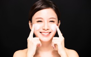女人为什么能连着两小时做瑜伽都没事，柔韧性好让动作更省力