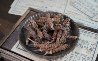 吃了三个月夏枯草，脸色为何越来越黄？